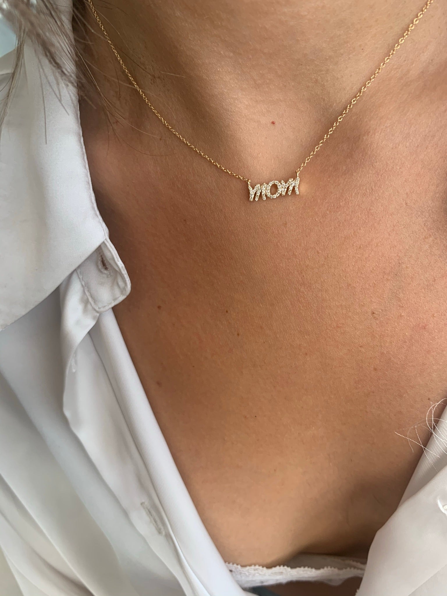 MOM Diamond necklce
